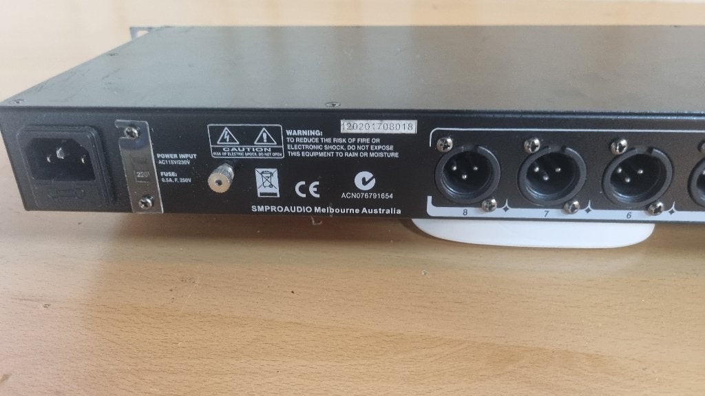 SM Pro Audio DI8 – 8-kanaals DI Box & Lijnmixer in 1U Rack, Ophalen of Verzenden, Zo goed als nieuw, Audio