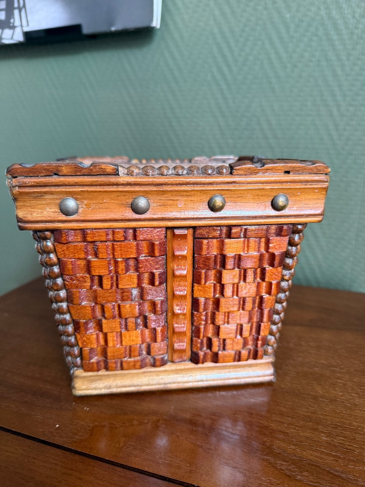Antieke Houten Kist / Cache-pot - Tramp Art Stijl, Ophalen of Verzenden