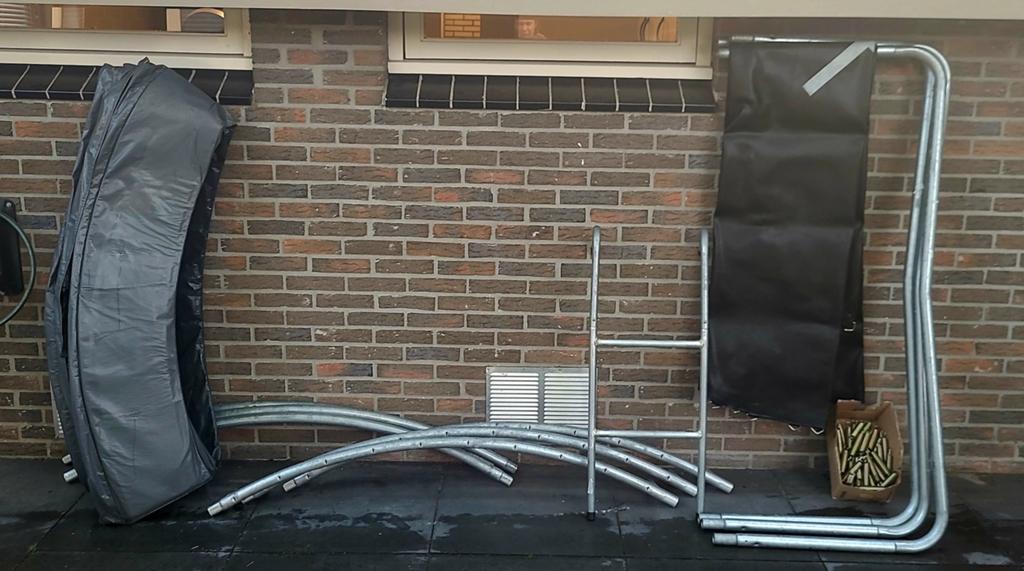 Trampoline compleet diameter 305cm met ladder.In goede staat, Ophalen