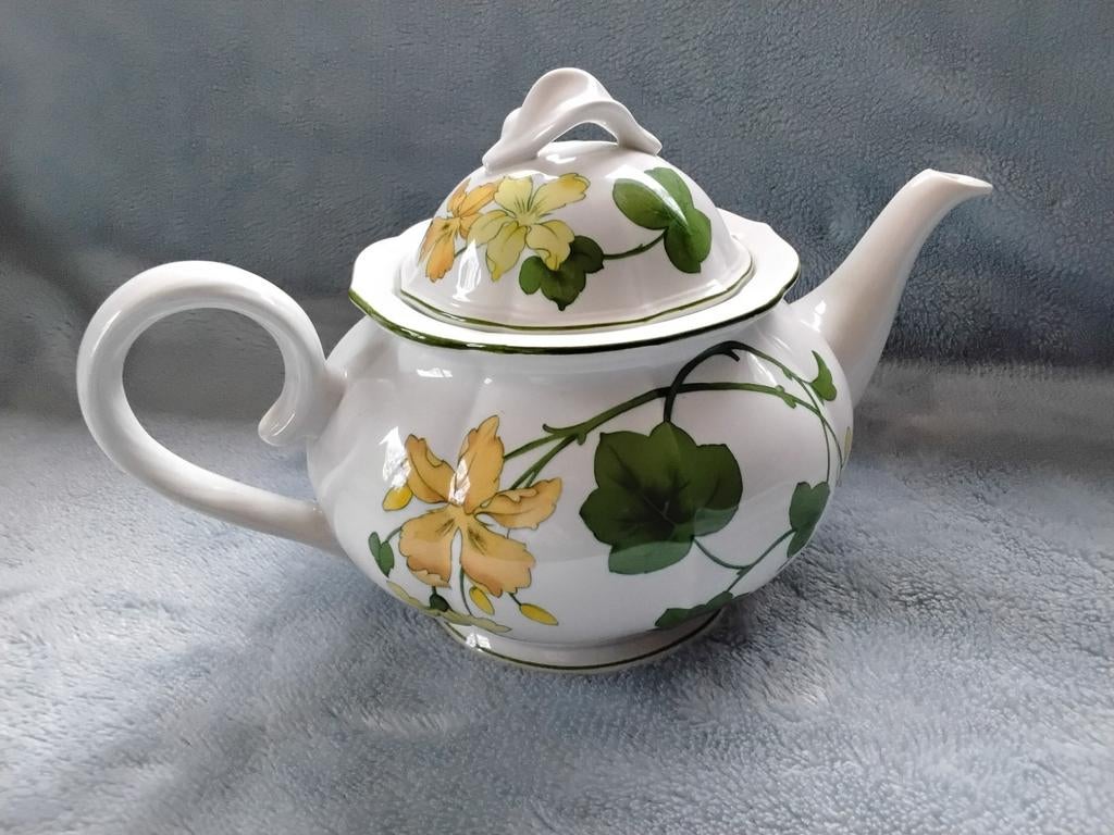 Theepot Villeroy & Boch Geranium Malva, Huis en Inrichting, Keuken | Servies, Verzenden, Overige typen, Zo goed als nieuw, Overige stijlen