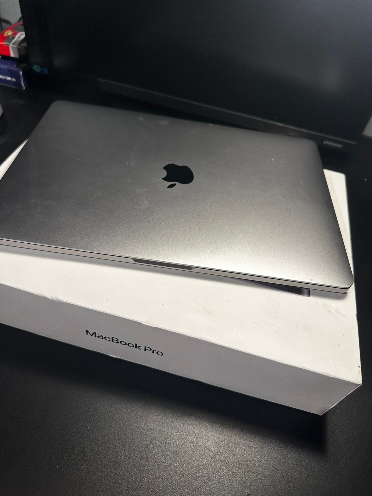 MacBook Pro 13 inch 1.4GHz i5 – 2021, 256 GB, 2 tot 3 Ghz, Qwerty, 8 GB