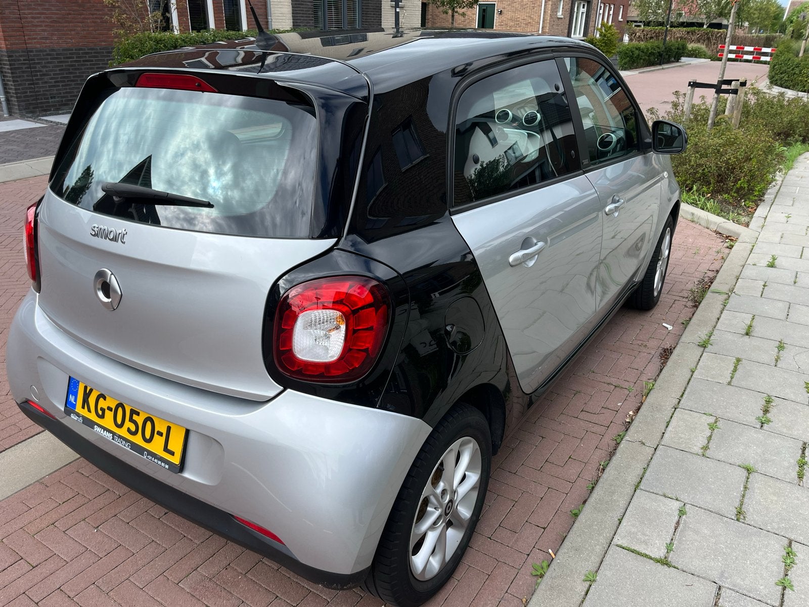 Foto 3 van Smart ForFour 1.0 52KW 2016 Grijs