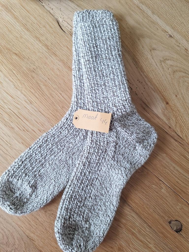 Maat 44, hand gebreide dikke sokken, Ophalen of Verzenden, Nieuw, Maat 43 t/m 46, Overige kleuren