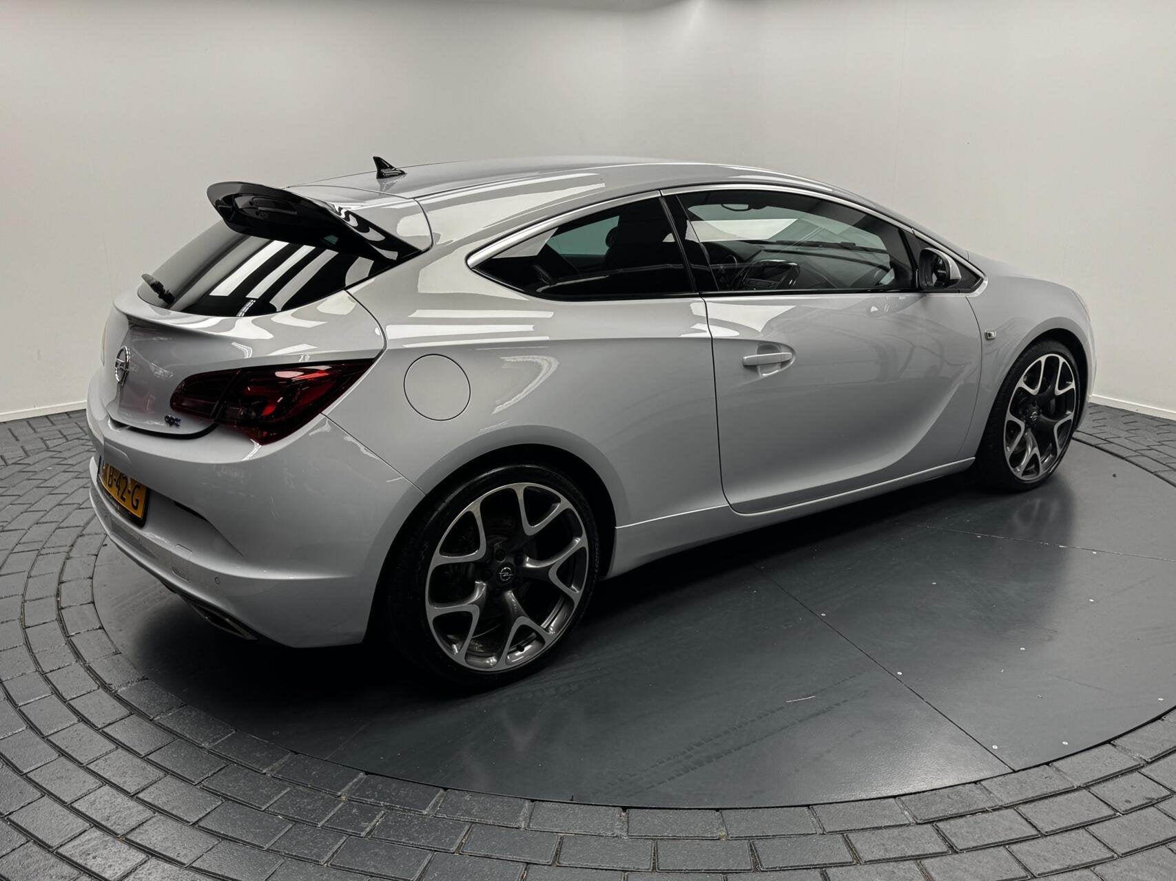 Opel Astra GTC 2.0 Turbo OPC 280PK Navigatie-Cr.contr-Clima-, Auto's, Gebruikt, 4 cilinders, Met garantie (alle), Leder