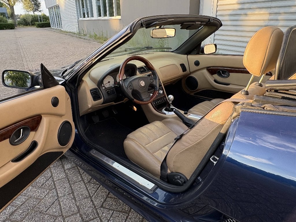 MG TF 1.8 2005 Brooklands Special Edition blauw + hardtop, 13 km/l, 40 €/maand, Beige, 4 cilinders