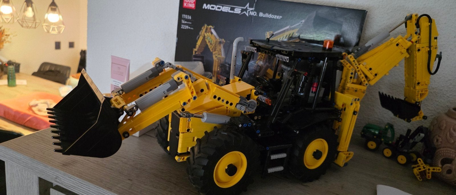 Mould King 17036 Backhoe Loader, zgan in originele doos., Ophalen of Verzenden, Zo goed als nieuw, Tractor of Landbouw, Overige merken