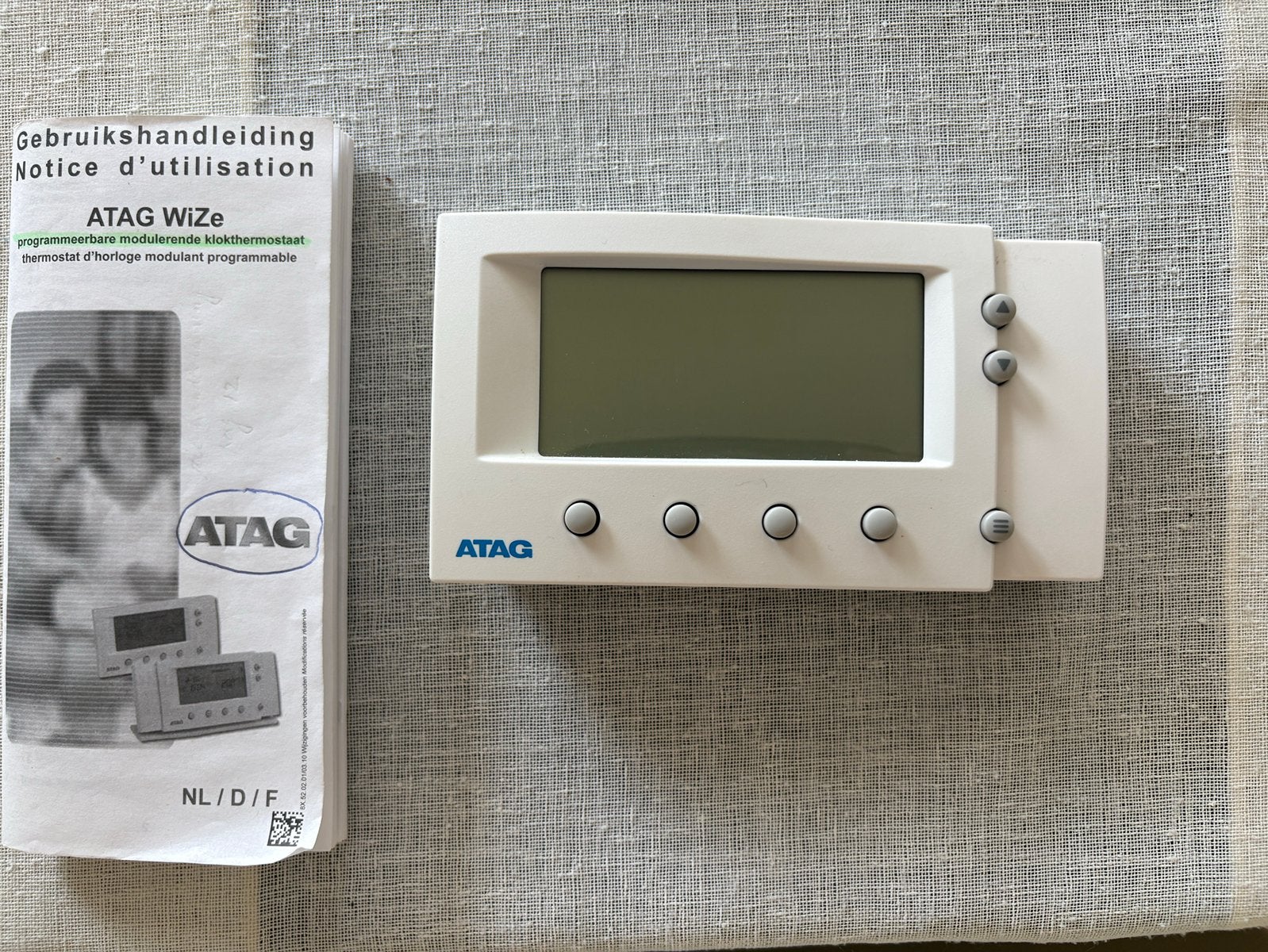 Atag WiZe programmeerbare modulerende klokthermostaat, Doe-het-zelf en Verbouw, Thermostaten, Ophalen of Verzenden, Zo goed als nieuw