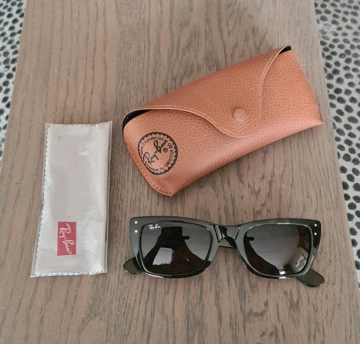 Ray-Ban dameszonnebril met origineel hoesje en schoonmaakdoe, Sieraden, Tassen en Uiterlijk, Ophalen, Zonnebril, Bruin, Zo goed als nieuw