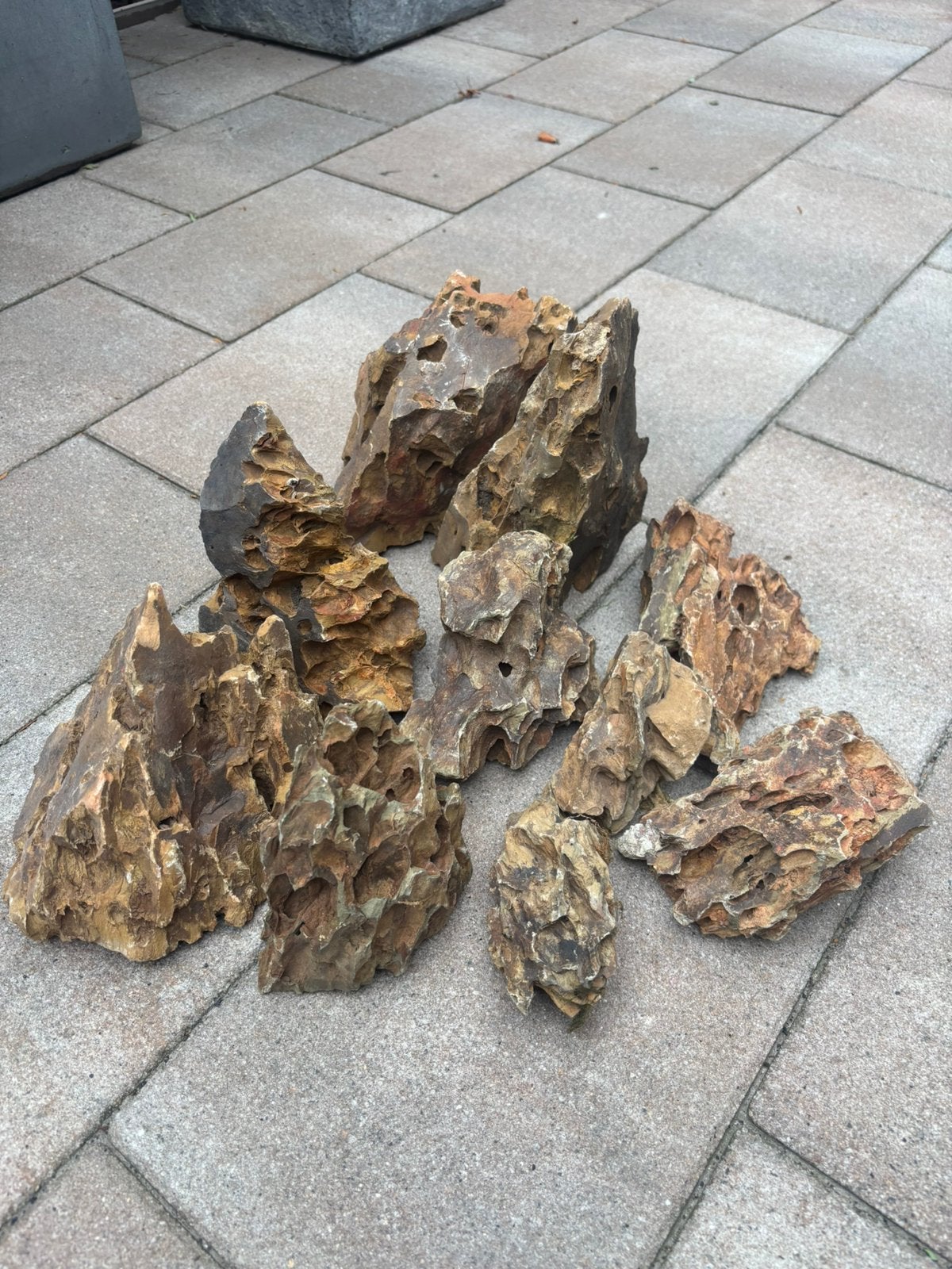 Vrij grote set dragon stones voor gemiddeld aquarium, Dieren en Toebehoren, Ophalen, Zo goed als nieuw, Plant(en), Steen of Hout
