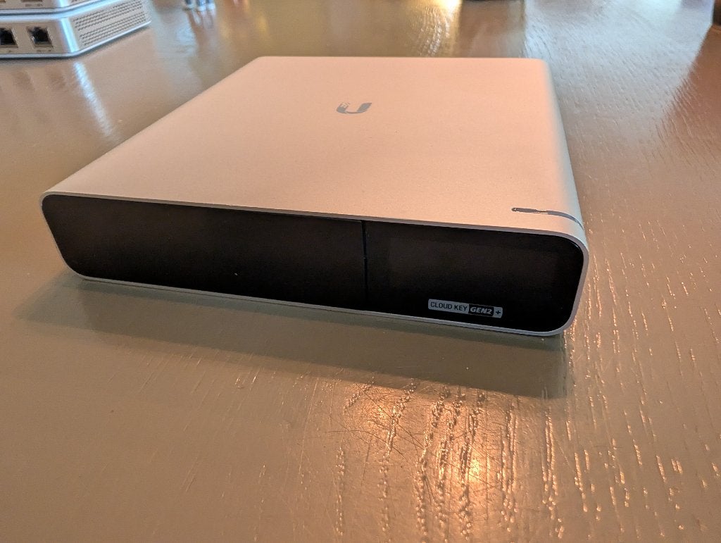 Unifi Cloud Key Gen2 Plus, Ophalen of Verzenden, Gebruikt, Router, UniFi