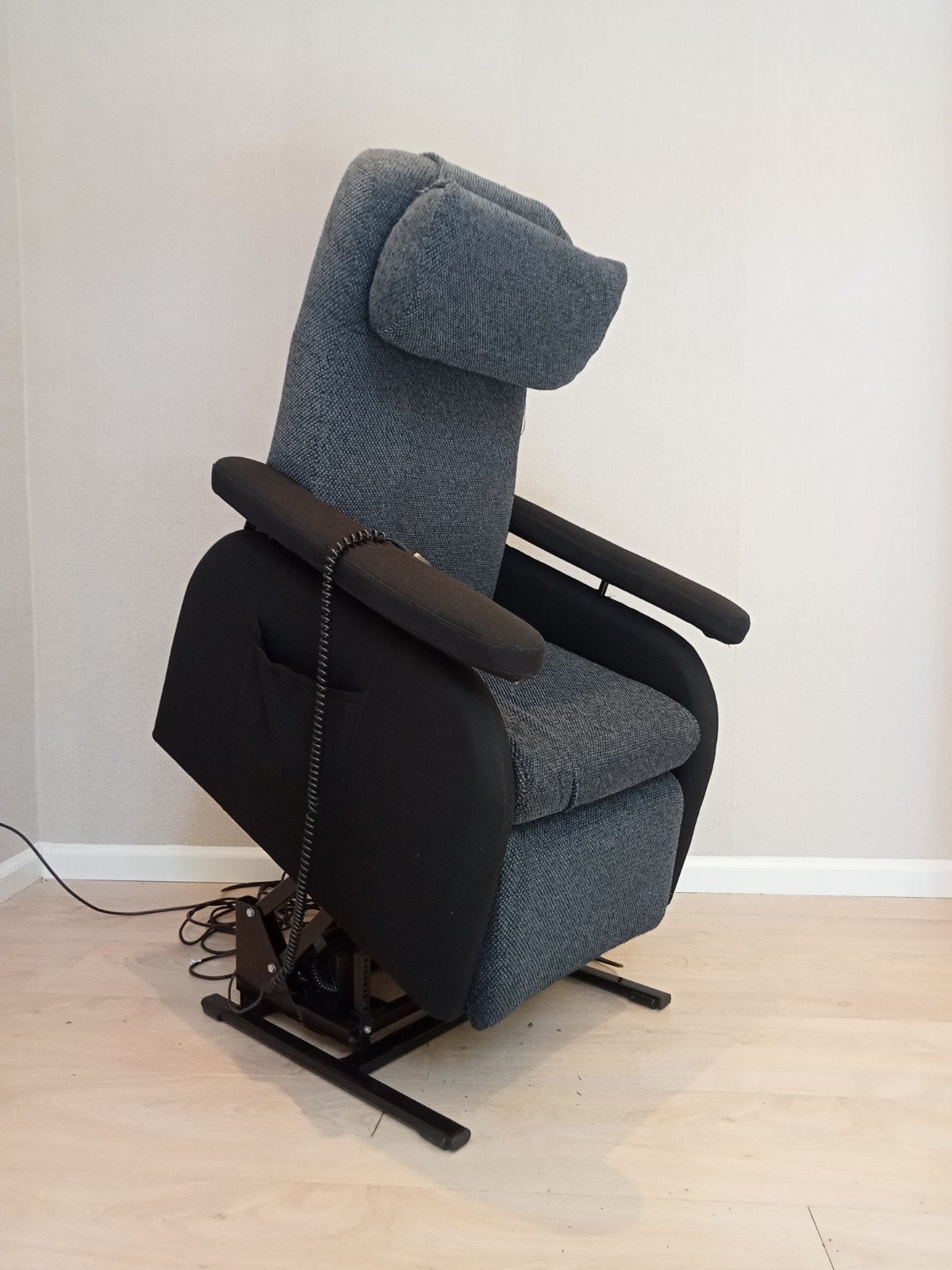 Zeer nette stoffen Doge Sta op stoel gebruikt Relax fauteuil, Minder dan 50 cm, Minder dan 75 cm, Ophalen of Verzenden, Zo goed als nieuw