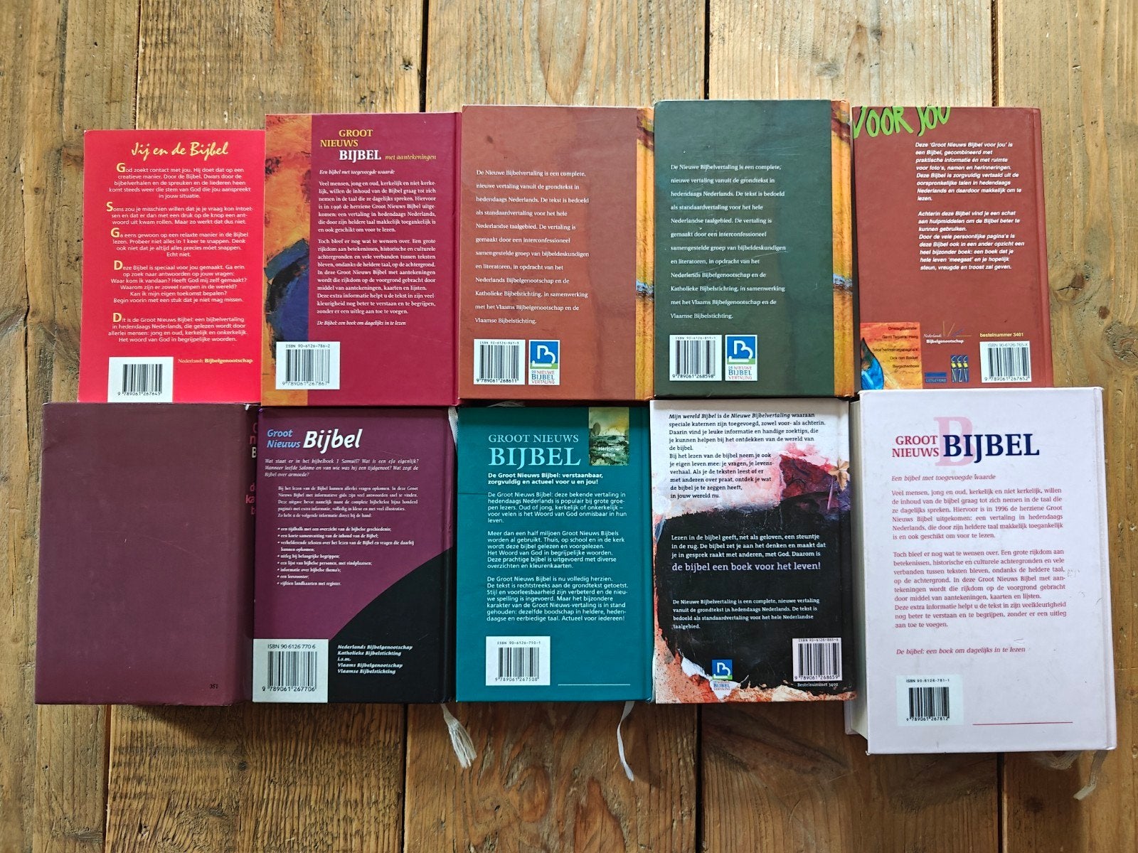 10 verschillende Bijbels., Ophalen of Verzenden, Zo goed als nieuw