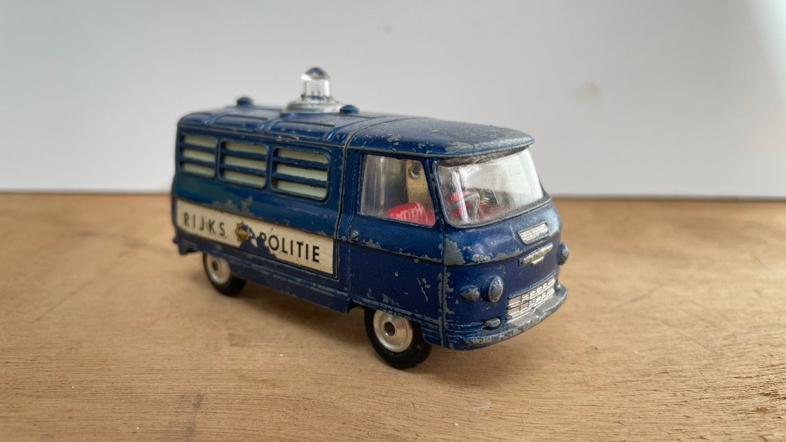 Vintage Corgi Toys Commer Rijkspolitie Busje, Ophalen of Verzenden
