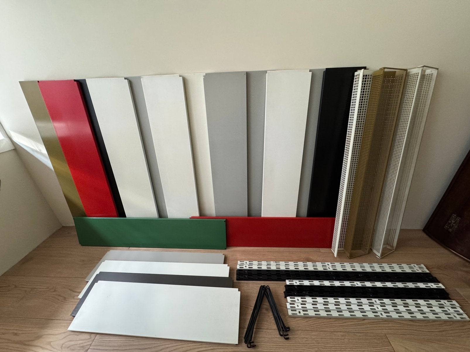 Wandsysteem Pilastro door Tjerk Reijenga, Ophalen, 250 tot 300 cm, Gebruikt, Metaal