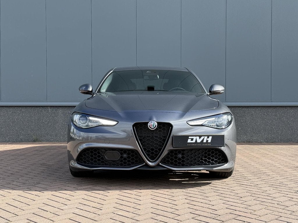Alfa Romeo Giulia 2.0 T Veloce NL AUTO, Auto's, Alfa Romeo, Automaat, 745 kg, 4 cilinders, Automatische klimaatregeling