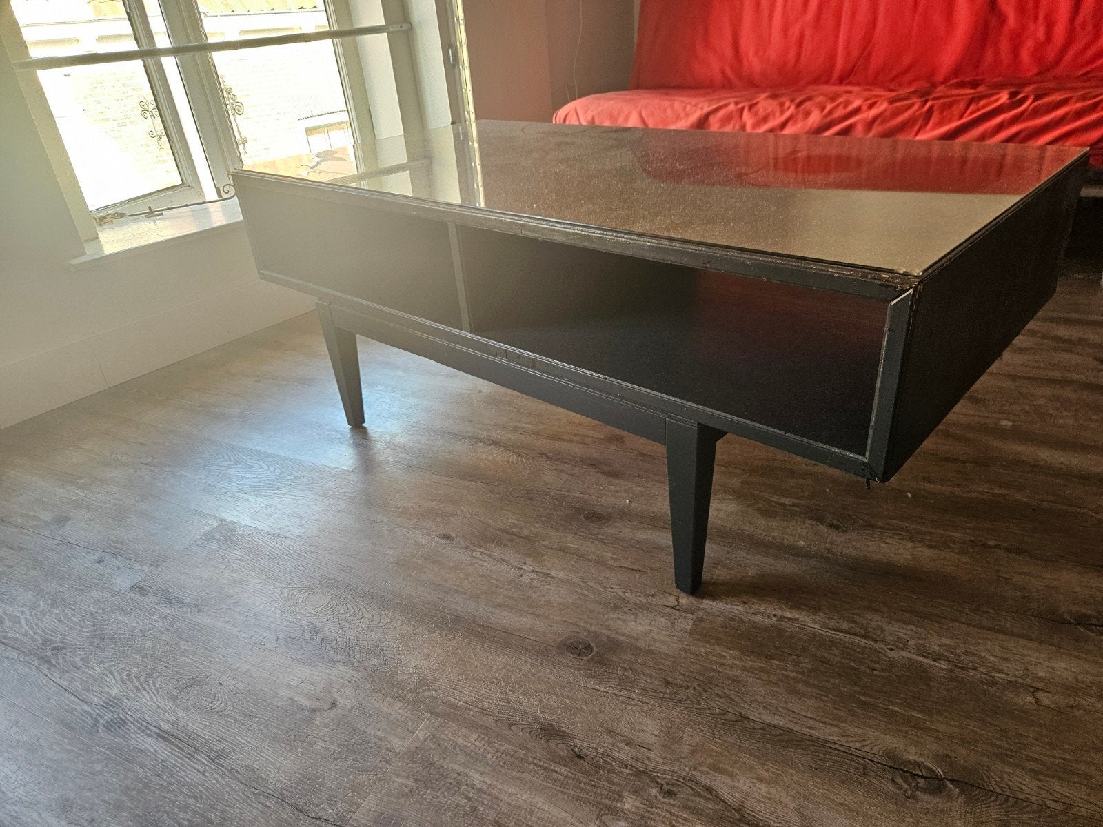 Zwarte salontafel met glazen blad en opbergruimte, Gebruikt, 100 tot 150 cm, Rechthoekig, 50 tot 100 cm