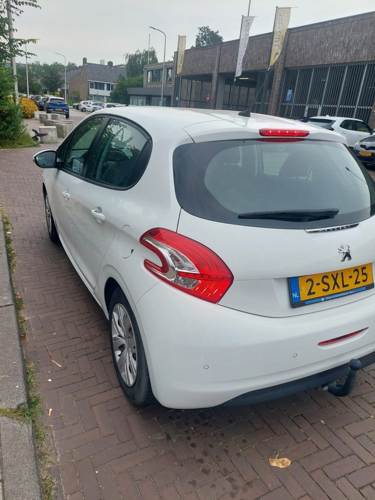 Peugeot 208
