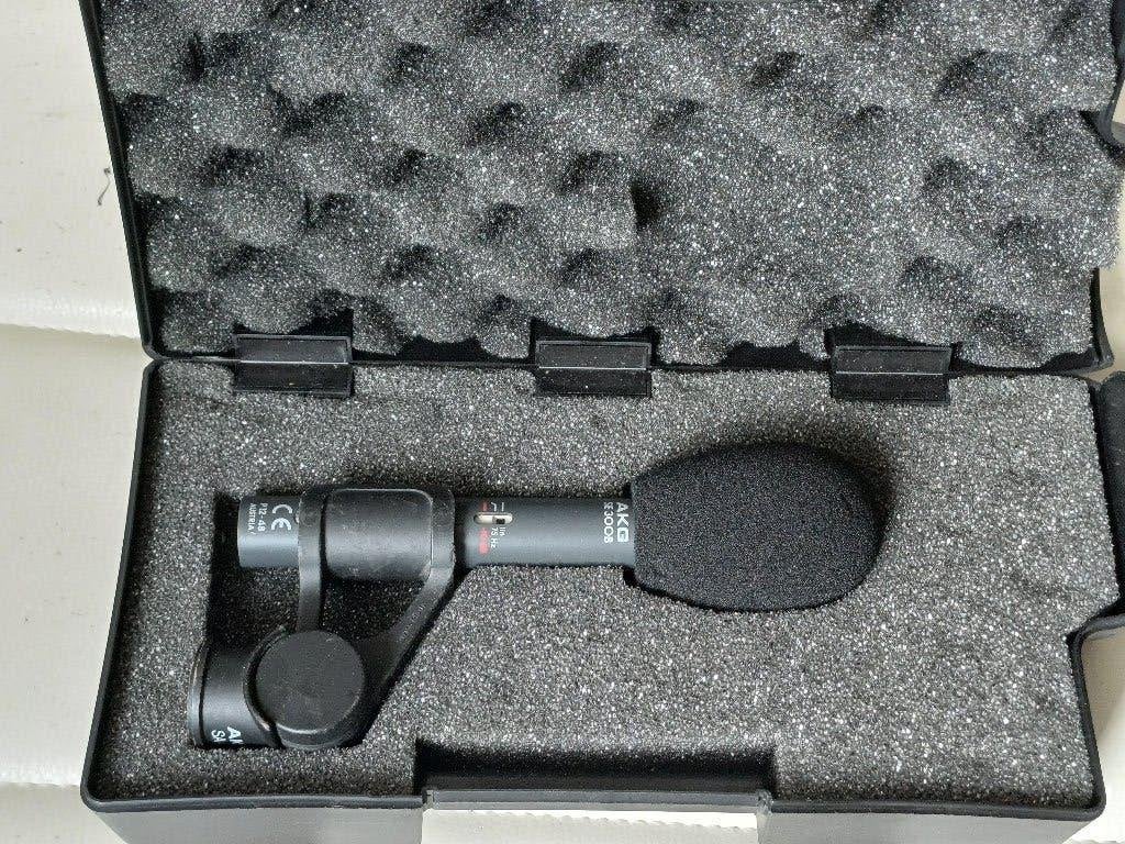 AKG Condensator microfoon, Ophalen of Verzenden, Gebruikt, Studiomicrofoon