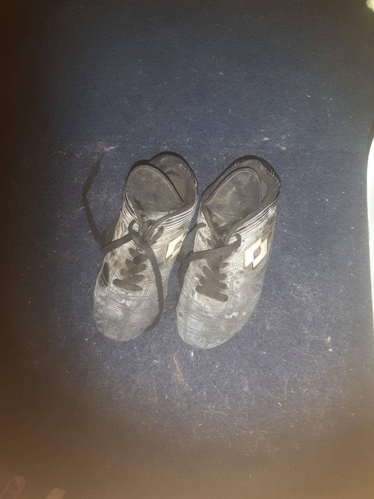 Voetbal schoenen maat 33, Maat XS of kleiner, Ophalen of Verzenden, Schoenen
