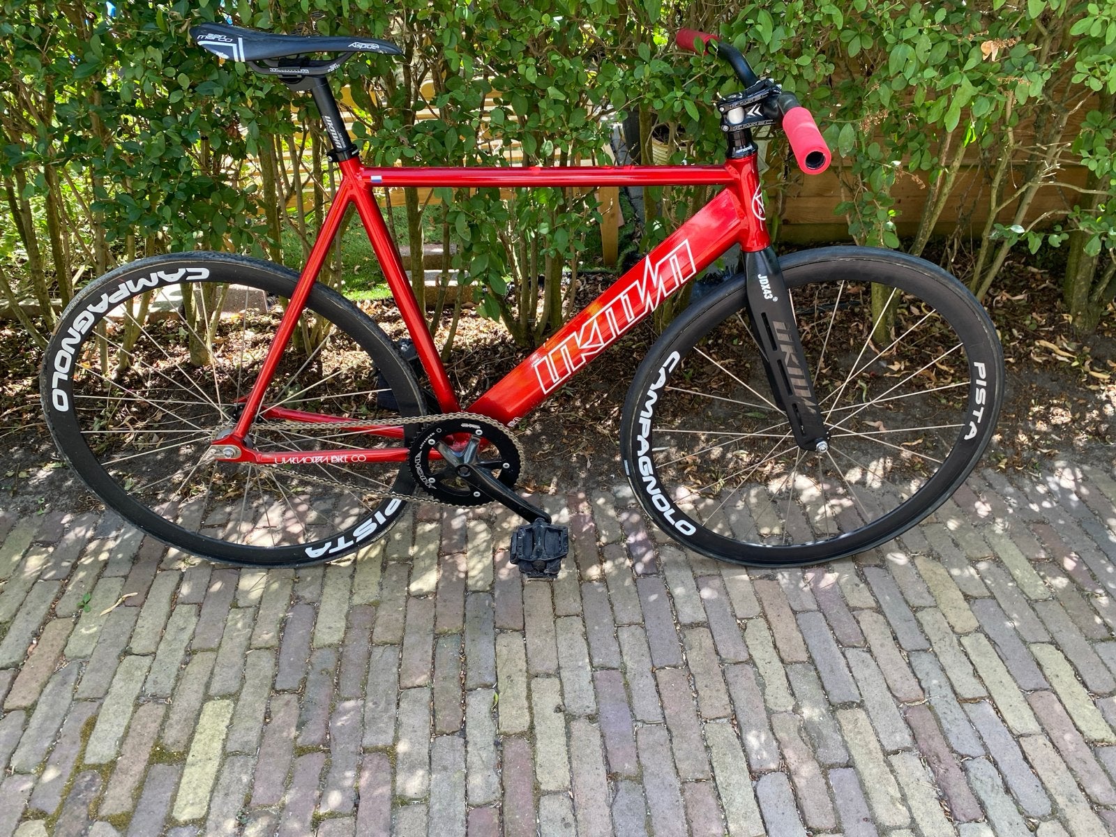 Unieke rode Unknown singlespeed fiets - Zo goed als nieuw, Overige merken, Velgrem, Ophalen of Verzenden, Zo goed als nieuw