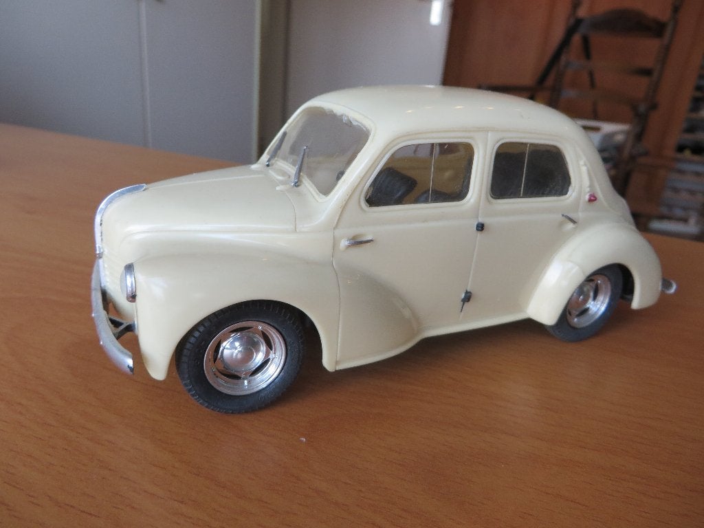 IMAI 1:20 Renault 4CV geouwde plastic kit, Ophalen of Verzenden, Gebruikt, Overige merken