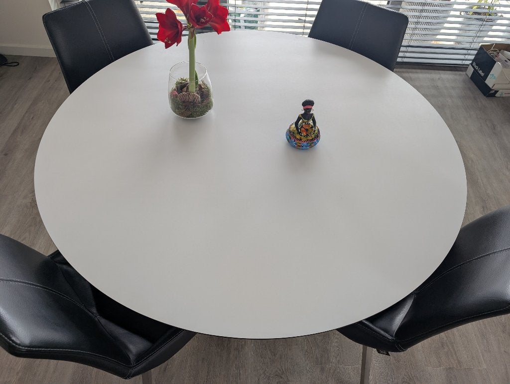 Moderne eettafel incl. stoelen (wit en zwart), Ophalen, Overige materialen, Rond, Zo goed als nieuw