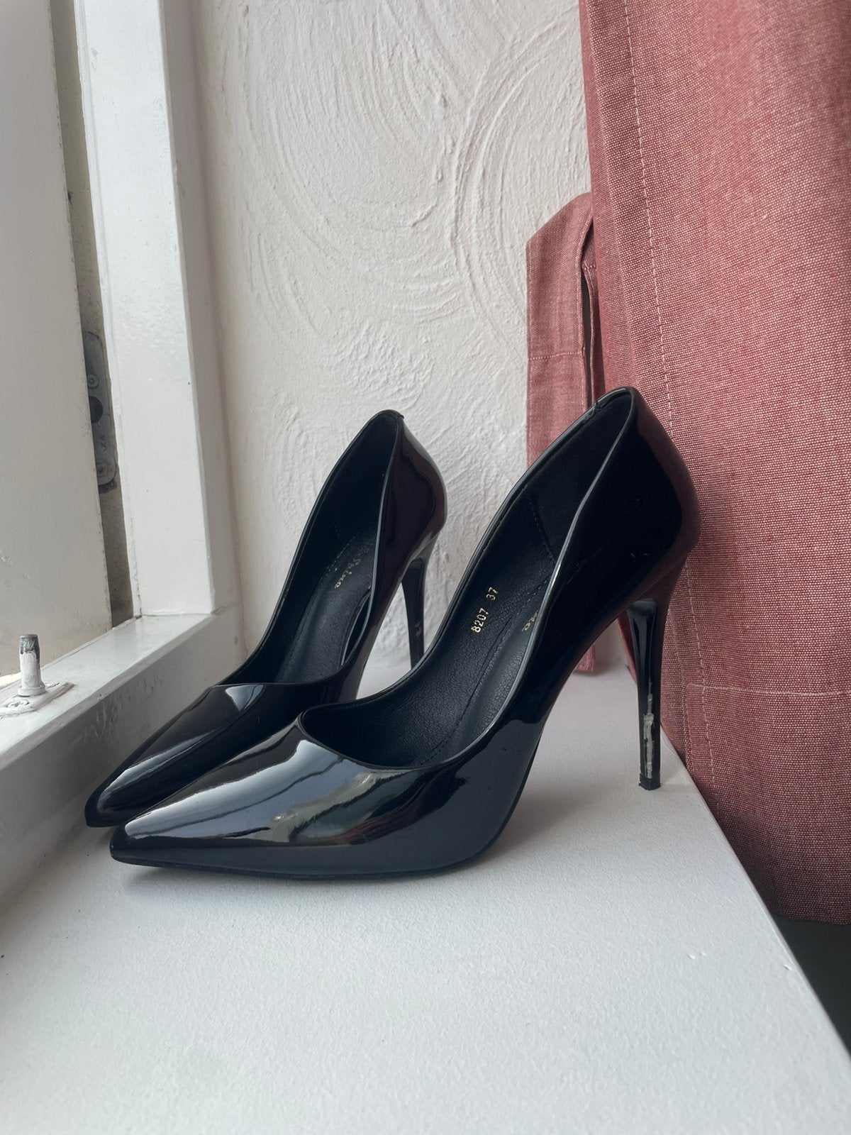Zwarte stiletto hakken pumps, Ophalen, Gedragen, Zwart, Pumps