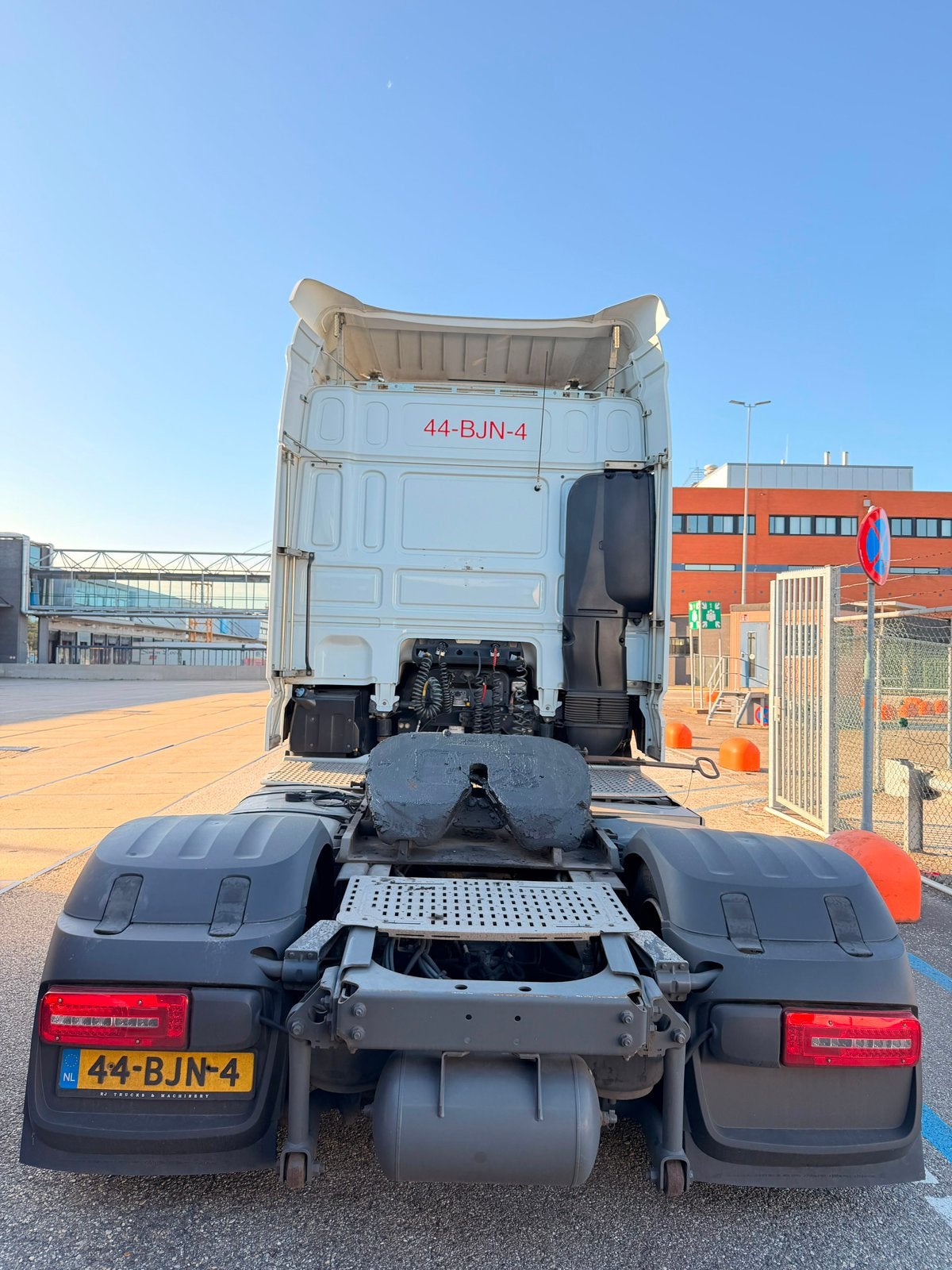 DAF XF 460 FT Lowdeck 2017 | Retarder | ACC | Lane Assist, Auto's, Vrachtwagens, Automaat, Wit, Leder, Diesel