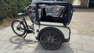 Electrische bakfiets met middenmotor en huif, 4 kinderen of meer, Gebruikt, Huif, Schijfrem