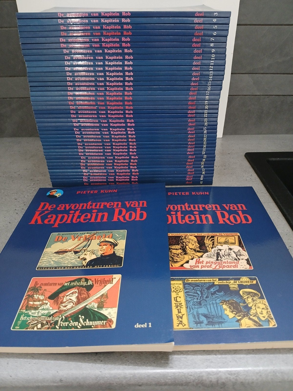 P. Kuhn - 1 t/m 41 De avonturen van Kapitein Rob € 110, Boeken, Overige Boeken, Ophalen of Verzenden, Zo goed als nieuw, P. Kuhn