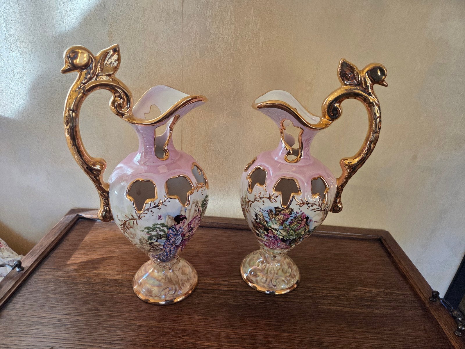 Decoratieve Vazen met Oosterse Scènes en Gouden Accent, Ophalen of Verzenden