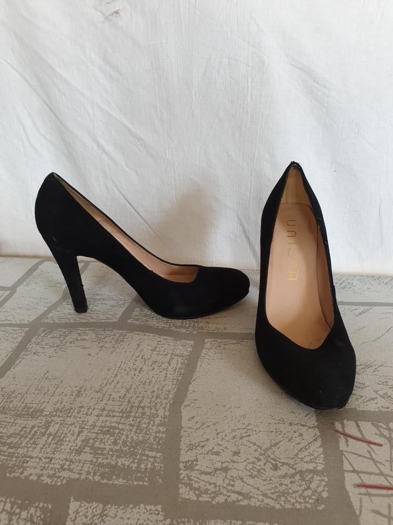 mooie zwarte leren pumps. Mt 37 1/2. Merk Unisa, Pumps, ., Zwart, Ophalen of Verzenden