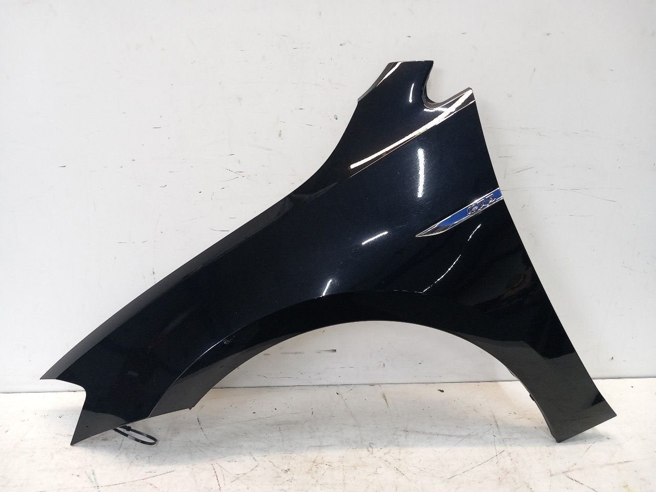 Spatbord links voor Volkswagen Golf, Onderdelen@venauto.nl, Van der Ven Autorecycling B.V., Gebruikt, Ettenseweg 76, 4706 PB Roosendaal, The Netherlands
