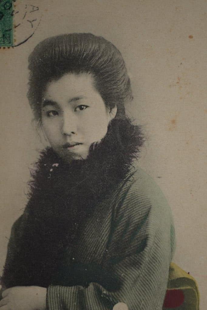 japan tonkin  1909 japanse vrouw in kimono met boa, Ophalen of Verzenden, Voor 1920, Gelopen, Sterren en Beroemdheden