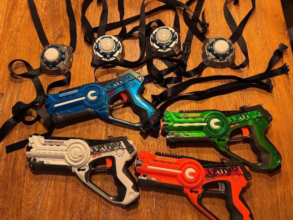 Light Battle lasergame set - 4 guns + 4 vesten, Kinderen en Baby's, Speelgoed | Buiten | Actiespeelgoed, Ophalen of Verzenden