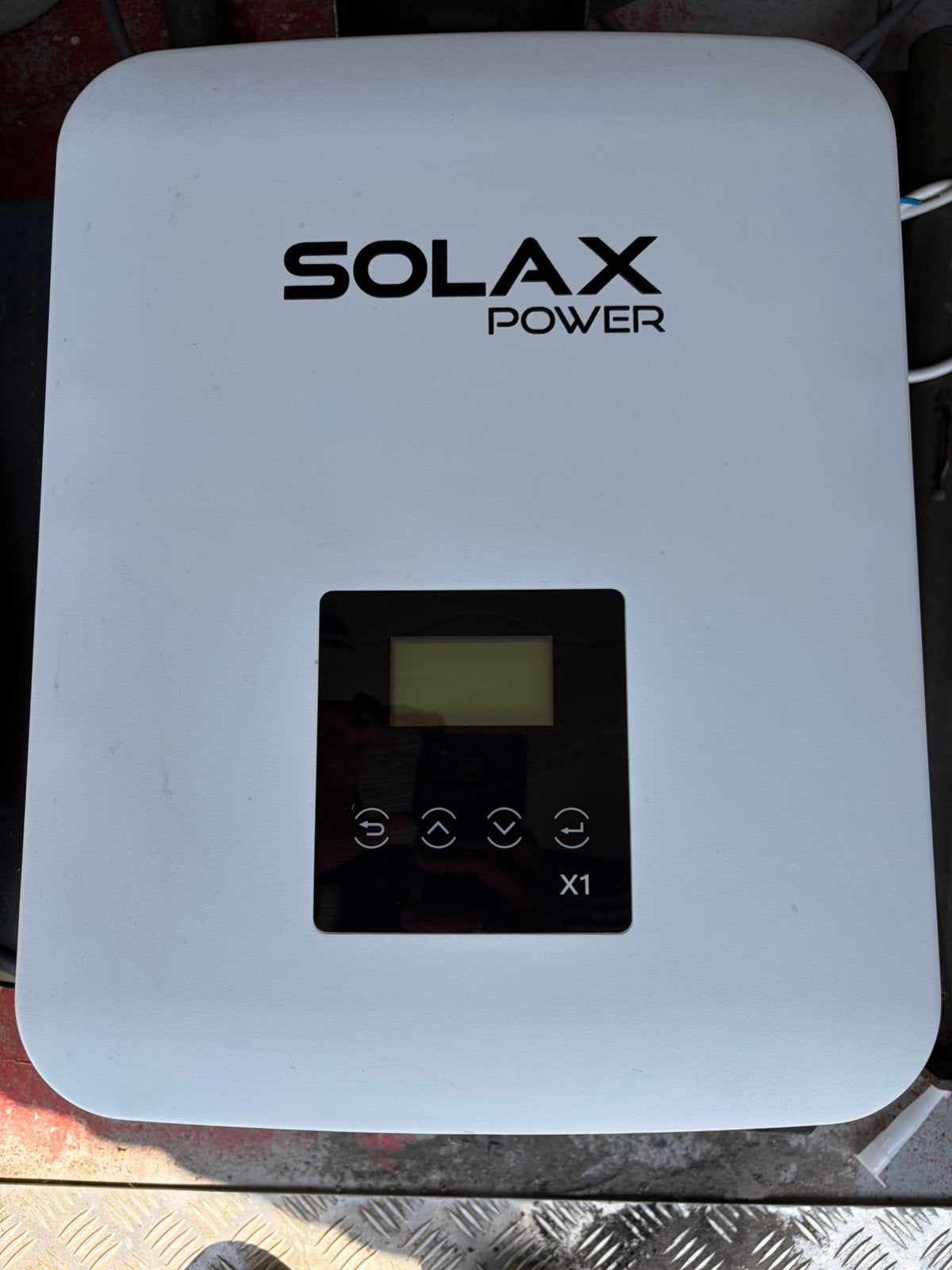 Omvormer voor zonnepanelen, Doe-het-zelf en Verbouw, Zonnepanelen en Toebehoren, Ophalen of Verzenden, Zo goed als nieuw, Overige typen