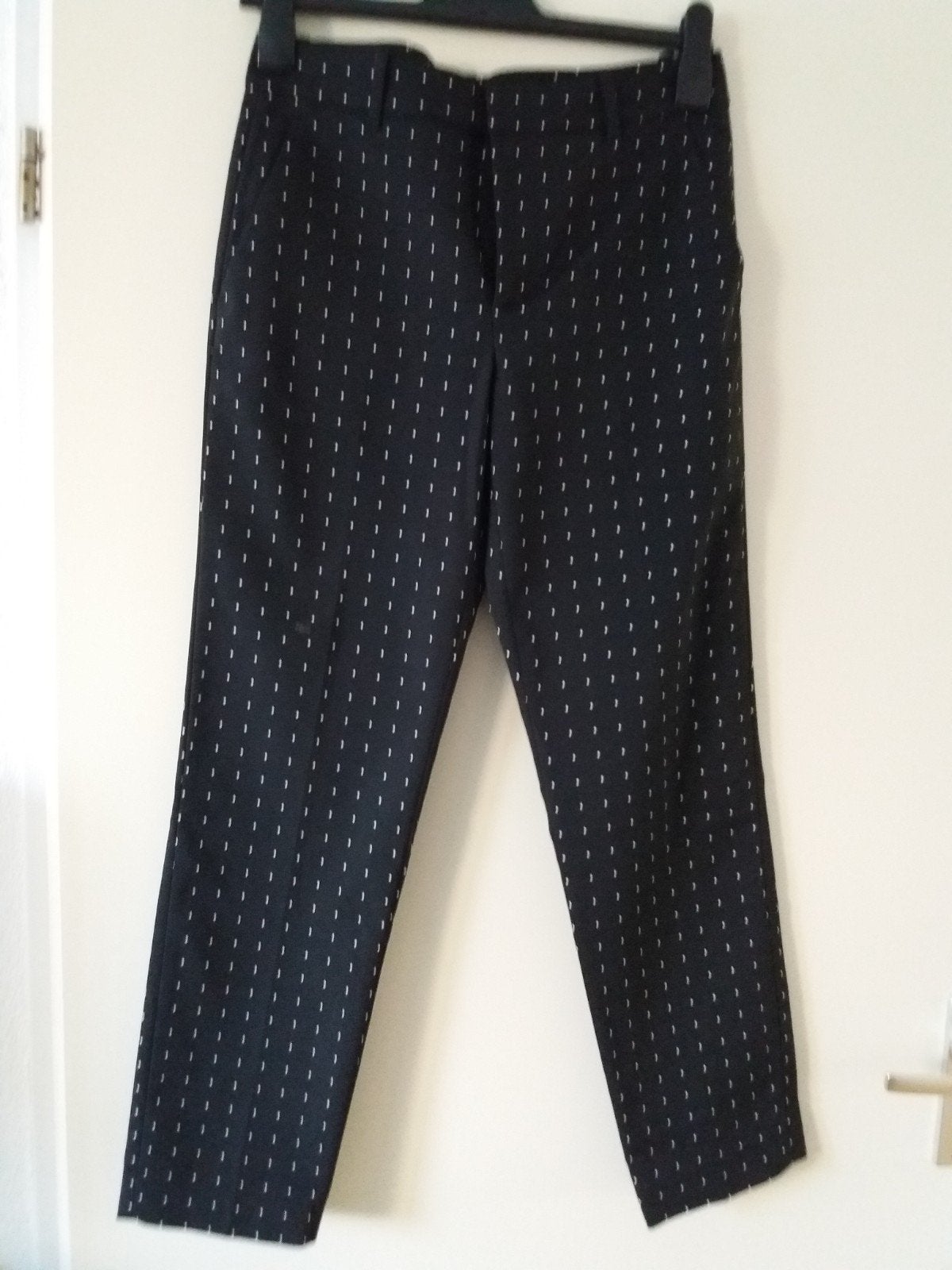 Nieuw: zwarte 3/4 broek met witte stippen Zara mt S, Ophalen of Verzenden, Nieuw, Zwart, Lang