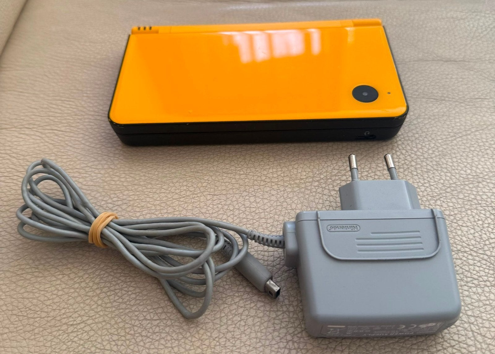 Nintendo DS XL geel met Dr. Kawashima's Brain Training, Spelcomputers en Games, Spelcomputers | Nintendo DS, Ophalen, Dsi XL, Met games