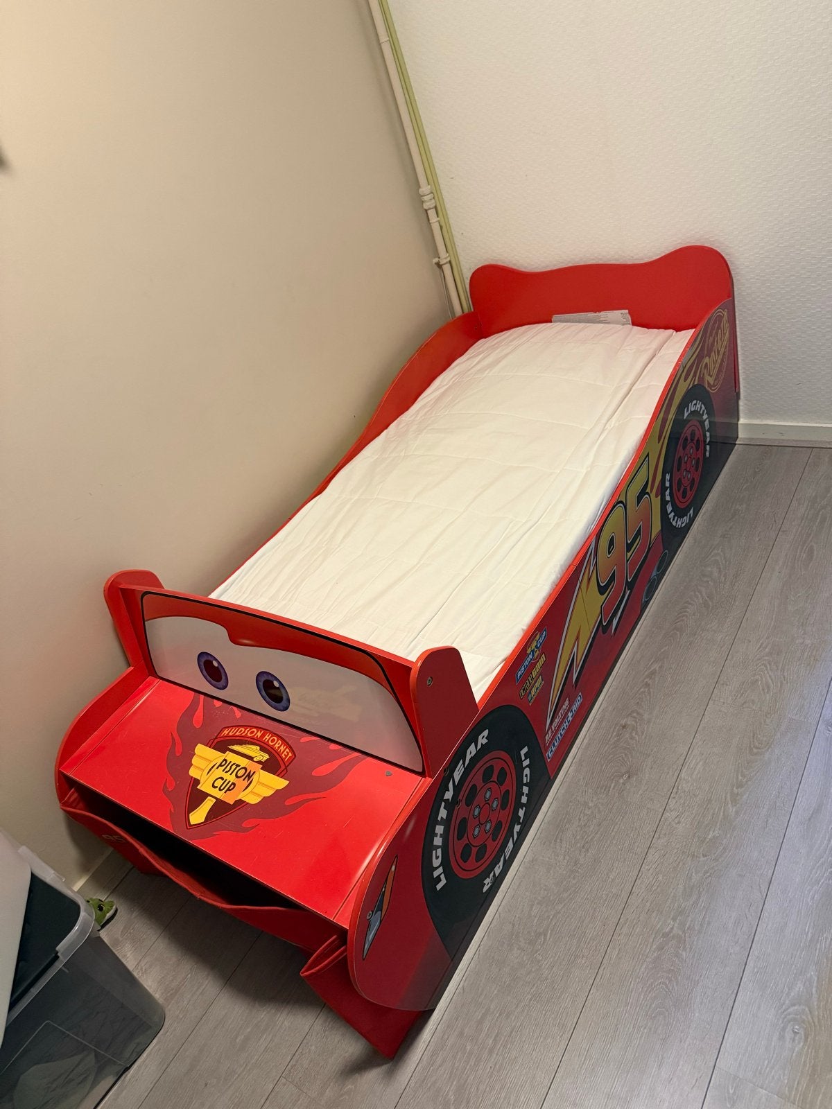 Cars (Lightning McQueen) peuterbed inclusief toebehoren, Ophalen, Gebruikt, 70 tot 85 cm, Matras