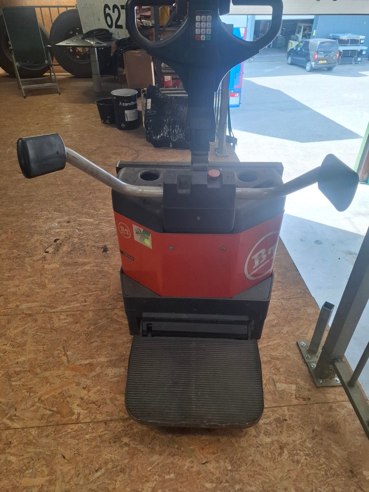 pelletwagen elektrisch BT, Ophalen