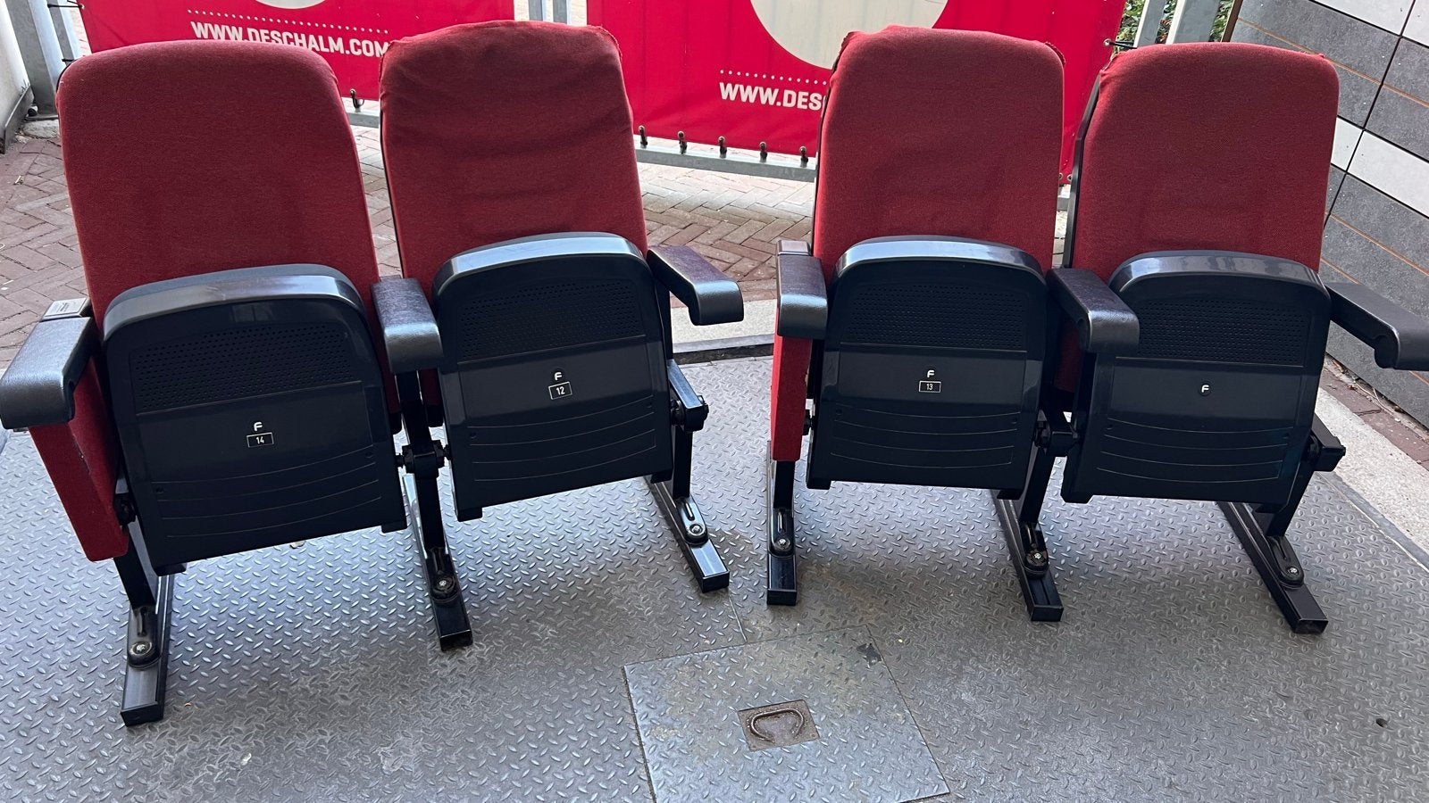 Comfortabele theaterstoelen - set van 4, Ophalen, Gebruikt