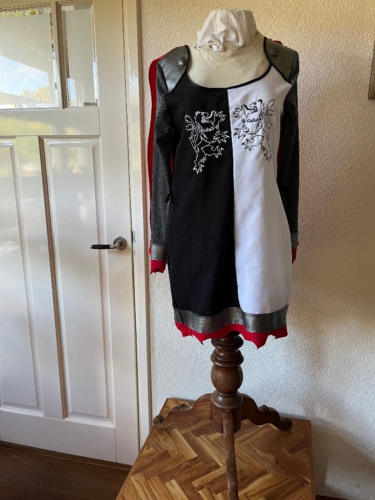 Ridderjurk, Ridder Tuniek Wilbers maat 36/S, Wilbers, Ophalen of Verzenden, Overige thema's, Kleding