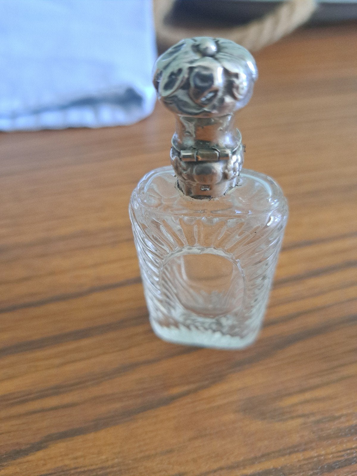 parfumflesje met zilveren dop, Verzenden, Zilver