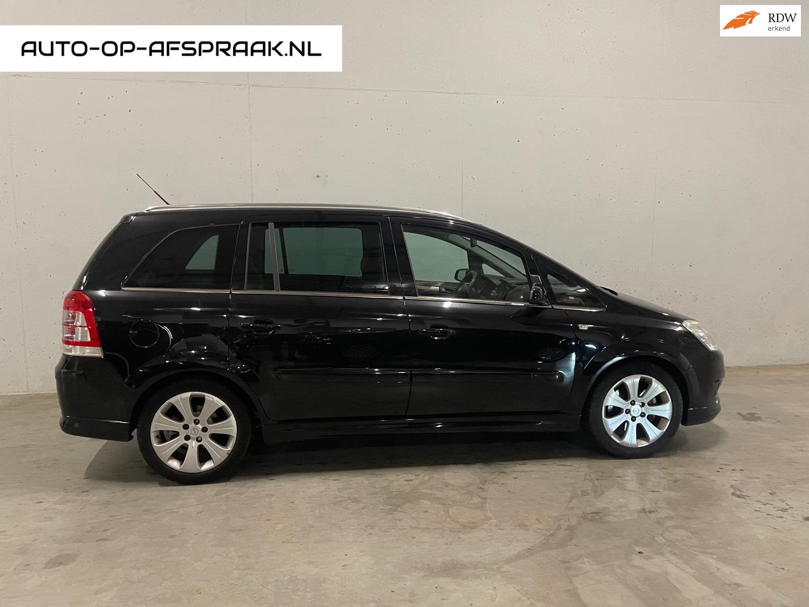 Opel Zafira 7p. Cosmo Navi Leer Cruise Clima Trekaak, Auto's, Voorwielaandrijving, Dealer onderhouden, Gebruikt, 150 pk