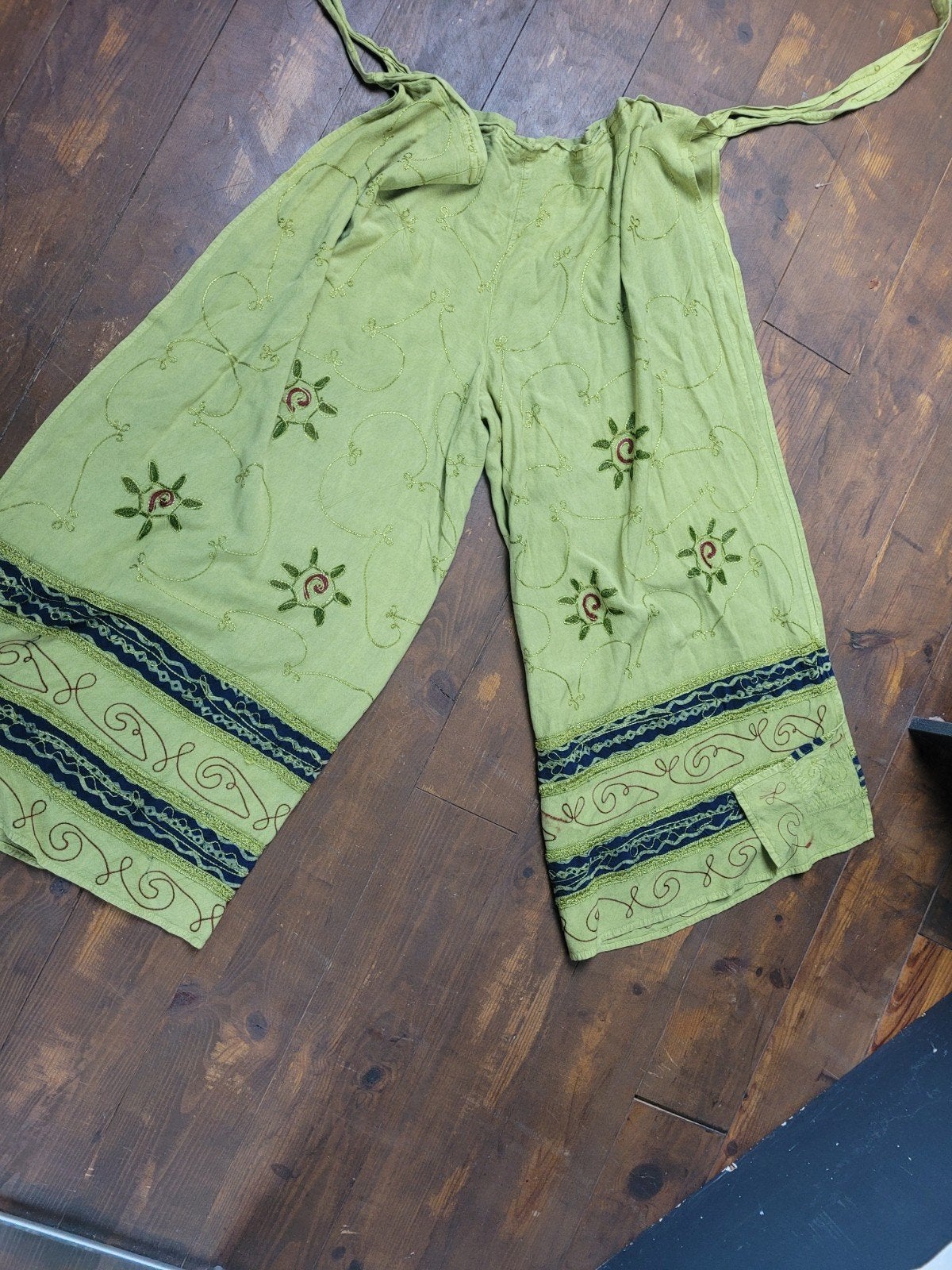 Groene Hippie Broek met Borduurwerk, Maat 38/40 (M), Ophalen of Verzenden, Onbekend, Lang