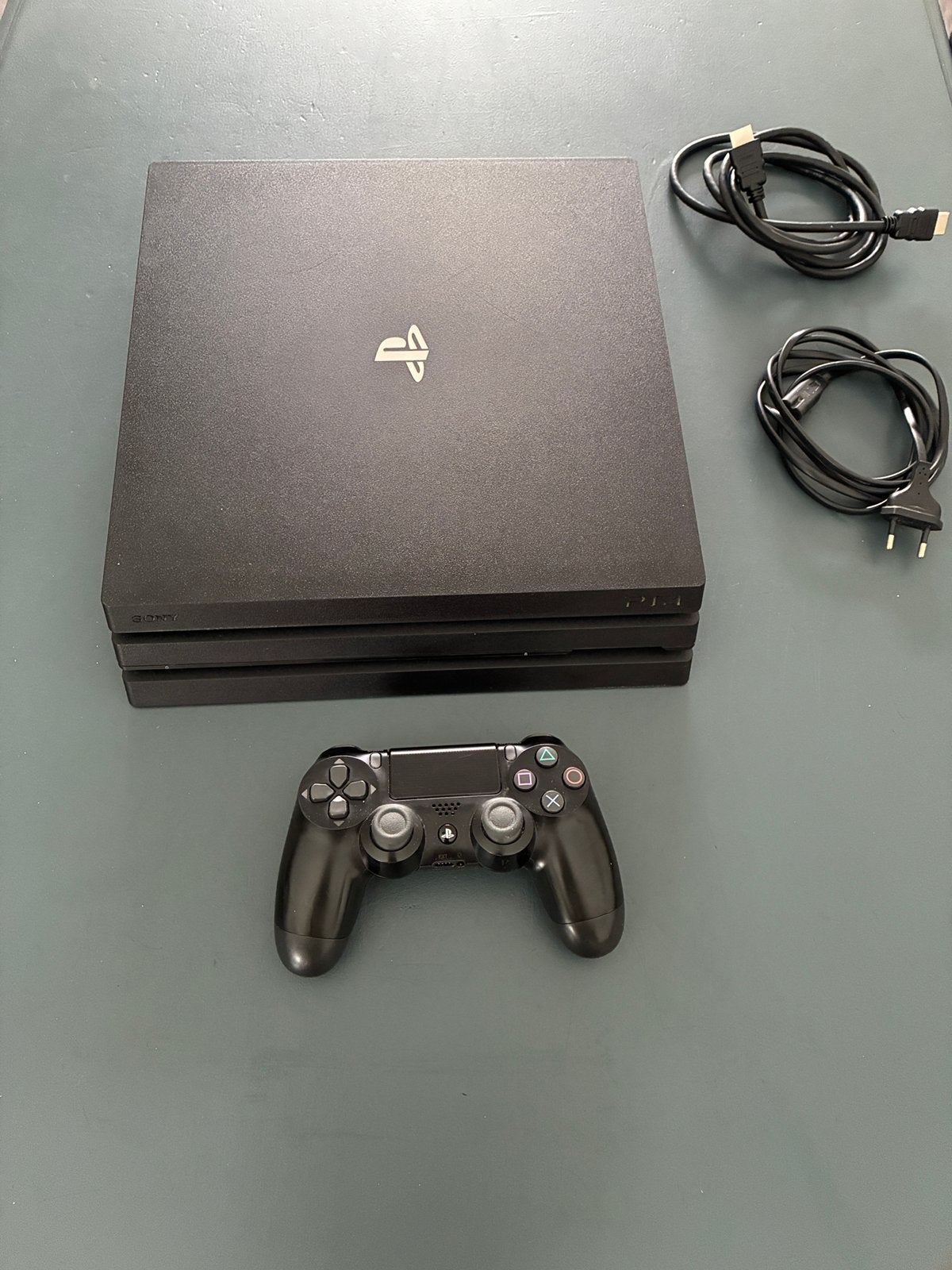 PlayStation 4 Pro for sale in good working condition, Ophalen, Zo goed als nieuw, 1 TB, Met 1 controller