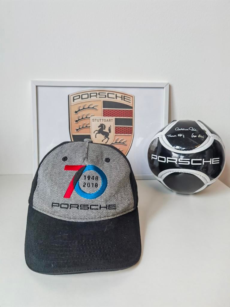 Origineel porsche pet 70 jaar jubileum / porsche cap 

Zie, Kleding | Heren, Hoeden en Petten, Porsche, One size fits all, Ophalen of Verzenden