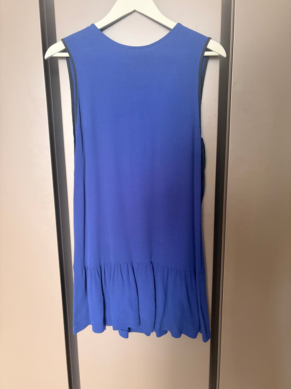 Sandro Paris kobaltblauwe jurk met ruffles, Kleding | Dames, Maat 38/40 (M), Blauw, Ophalen of Verzenden, Zo goed als nieuw