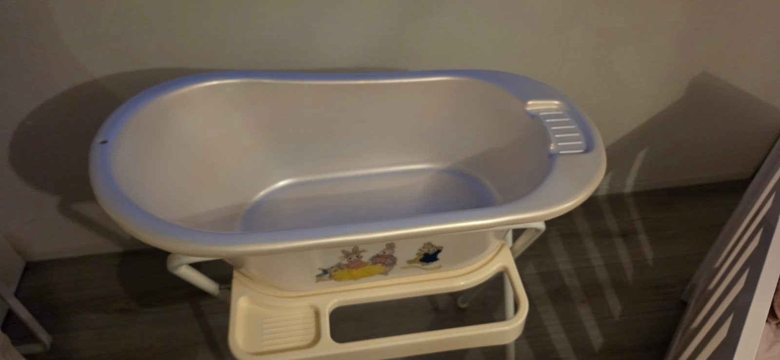 Babybadje met standaard, Zo goed als nieuw, Badje, Standaard, Ophalen