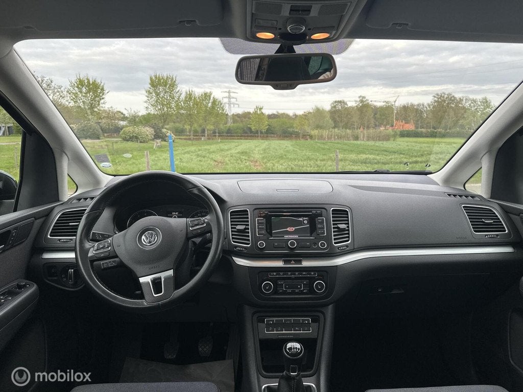 Volkswagen Sharan 1.4 TSI Highline 7p. Trekhaak Pano✅, Voorwielaandrijving, Stof, Zwart, 4 cilinders
